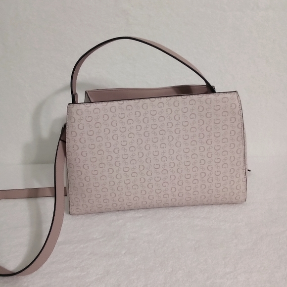 GUESS HAND BAG| GUESS BODIE| GUESS LIGHT ROSE COLOR. - Picture 3 of 7
